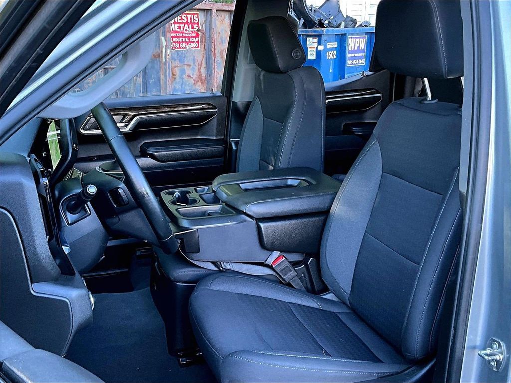 2023 GMC Sierra 1500 — photo 10