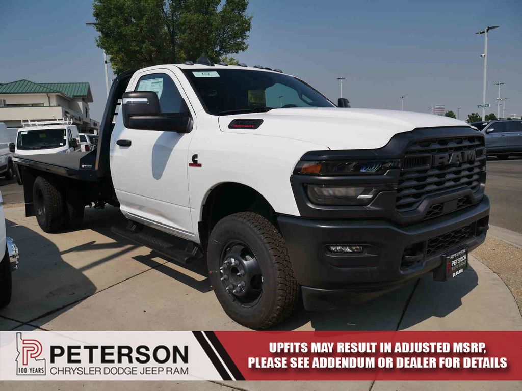 Bright White Clearcoat 2026 RAM 3500 Chassis Pickup Truck Four-Wheel Drive 8-Speed Automatic