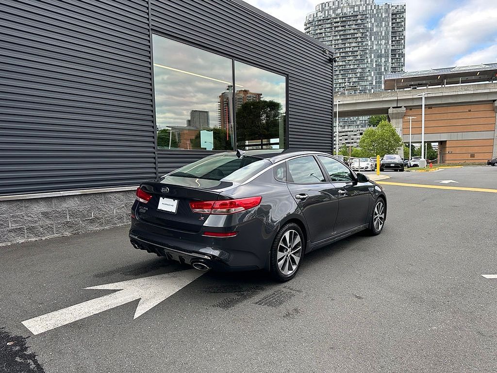 Thumbnail: 2019 Kia Optima - 4