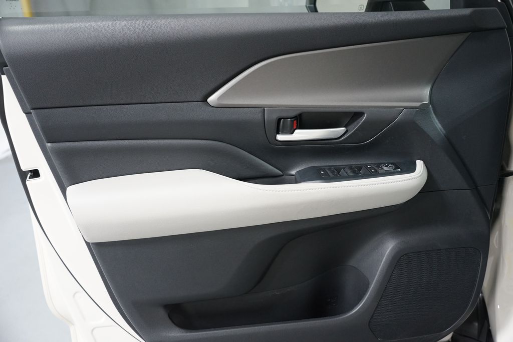 Thumbnail: 2024 Toyota Grand Highlander - 30