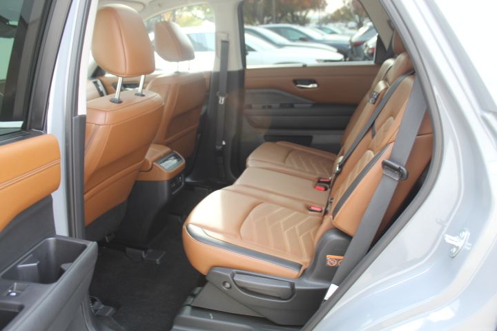 Used Car 2024 Nissan Pathfinder  Platinum For Sale Under $40,000 In Georgetown, Texas