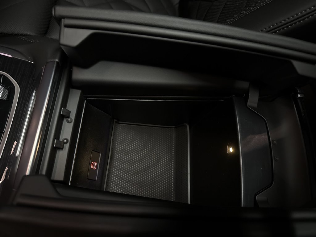 Thumbnail: 2027 BMW X7 - 21