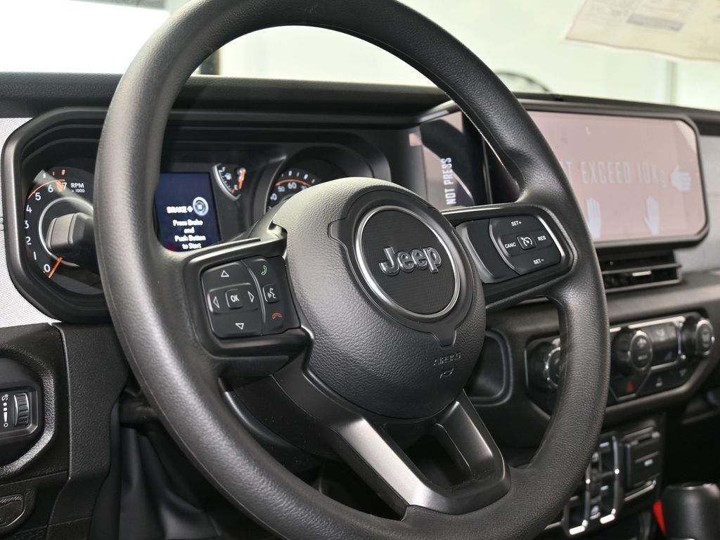 New 2026 reign Jeep Sport image 13