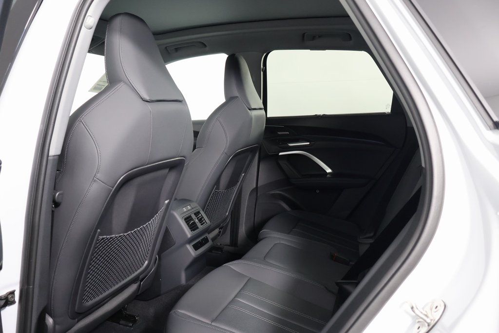 Thumbnail: 2026 Audi Q5 - 6