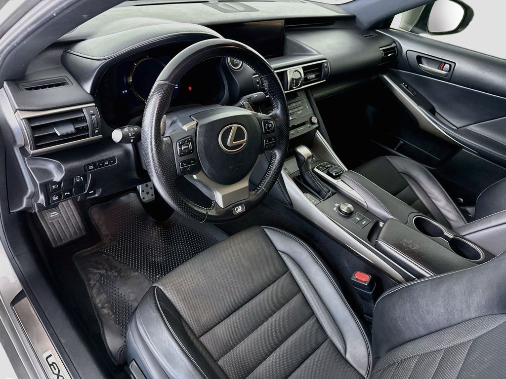 Thumbnail: 2020 Lexus IS - 9