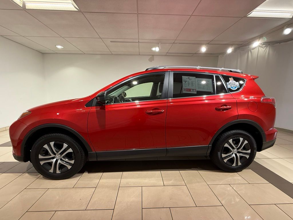 Thumbnail: 2017 Toyota RAV4 - 2