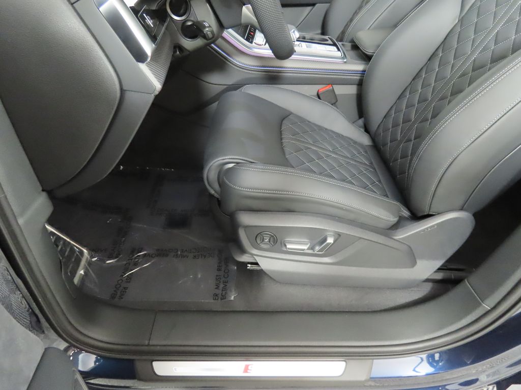 Thumbnail: 2026 Audi SQ7 - 30