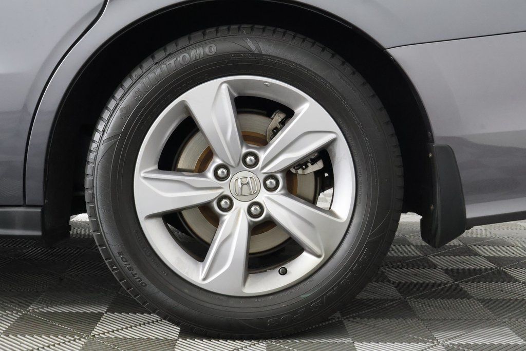 Thumbnail: 2018 Honda Odyssey - 17