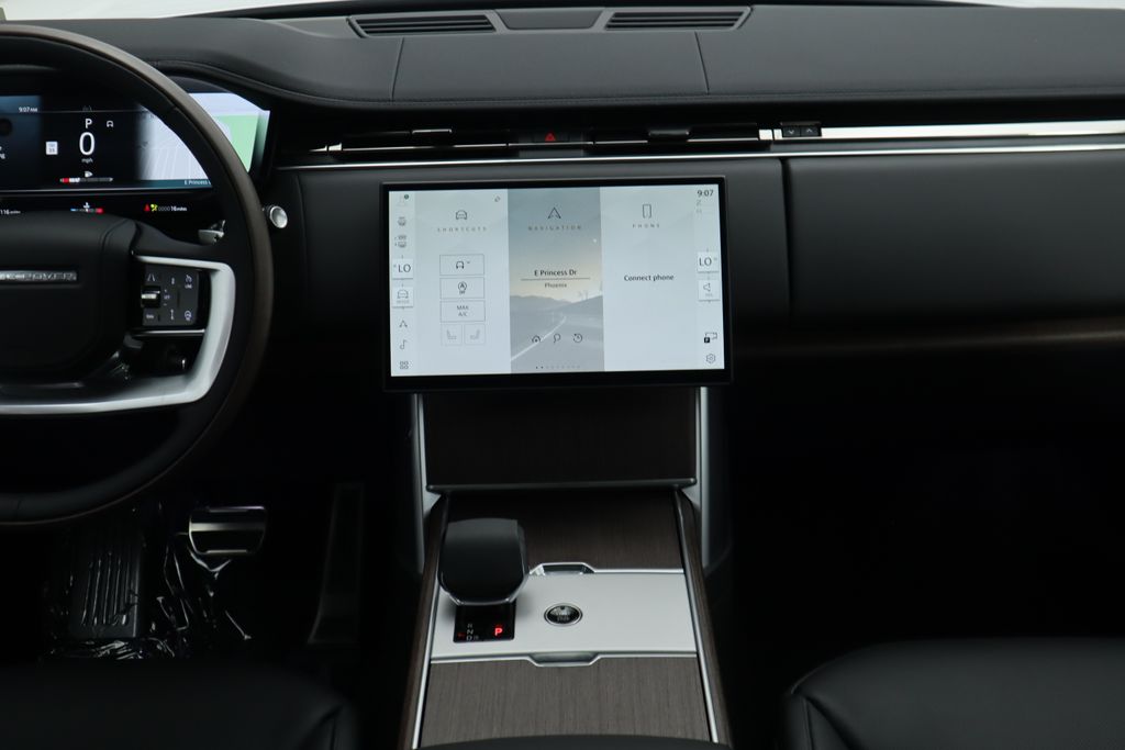 2025 Land Rover Range Rover SE 14