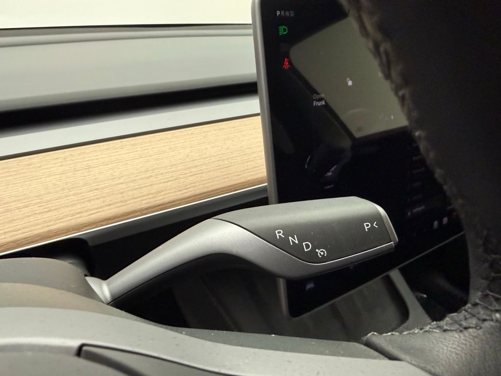 Thumbnail: 2025 Tesla Model Y - 17