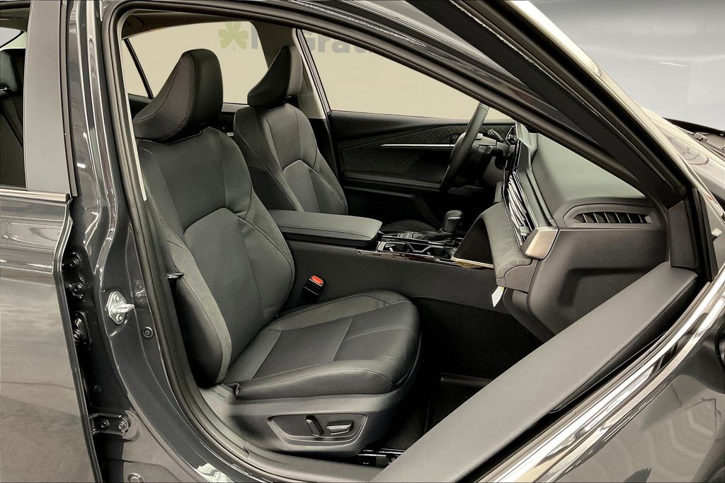 2025 Toyota Camry XLE photo 8