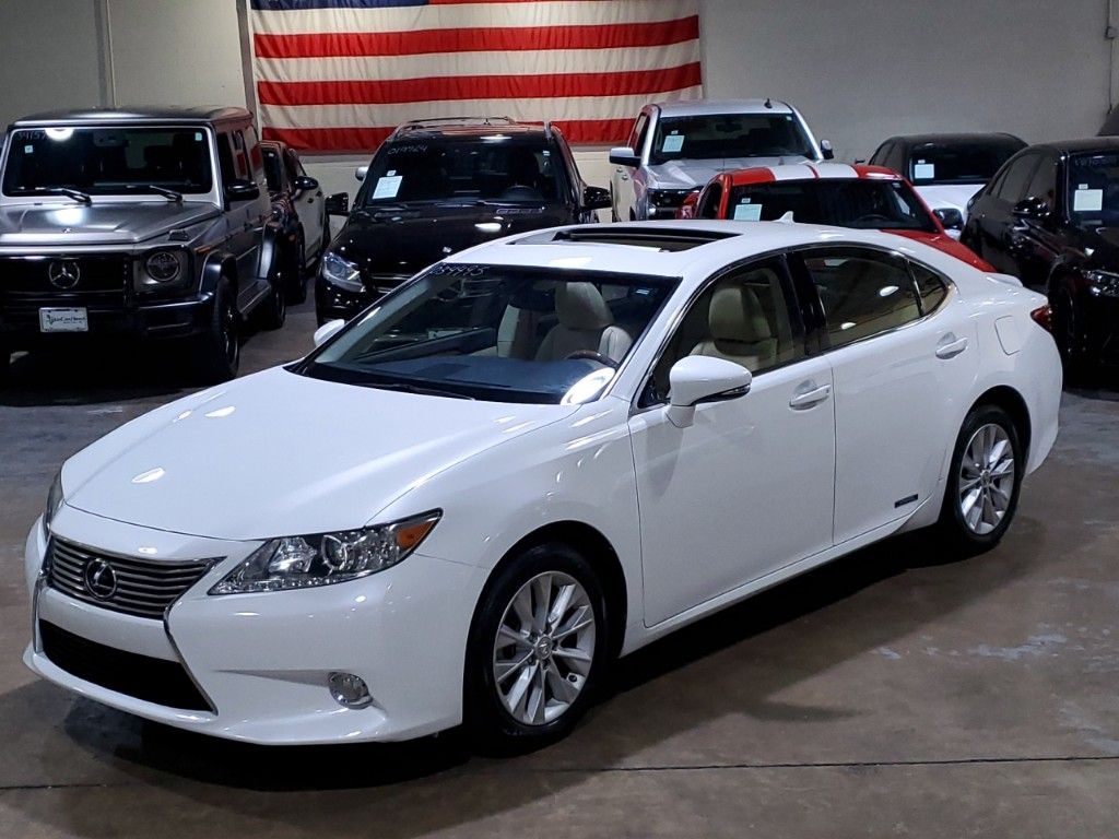 2013 Lexus ES 300h 34