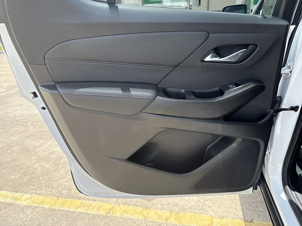 2023 Chevrolet Traverse RS White at Community Kia