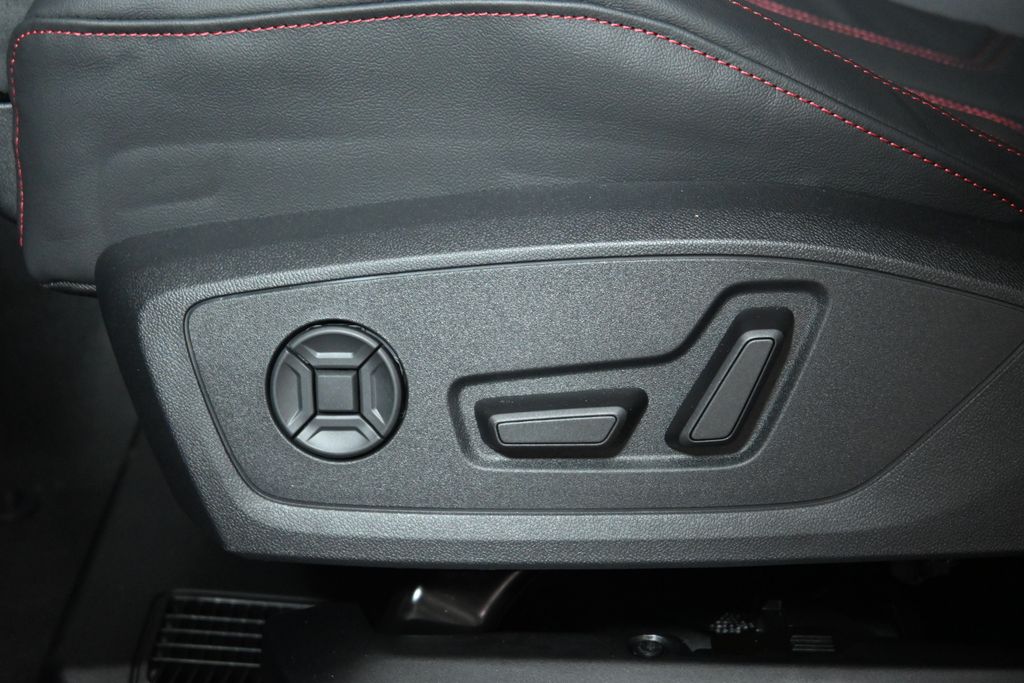 Thumbnail: 2025 Audi Q3 - 26