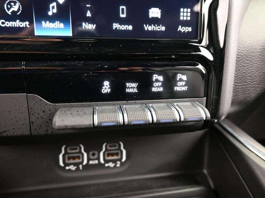 Used 2023 Diamond Black Crystal Pearlcoat Ram Laramie image 28