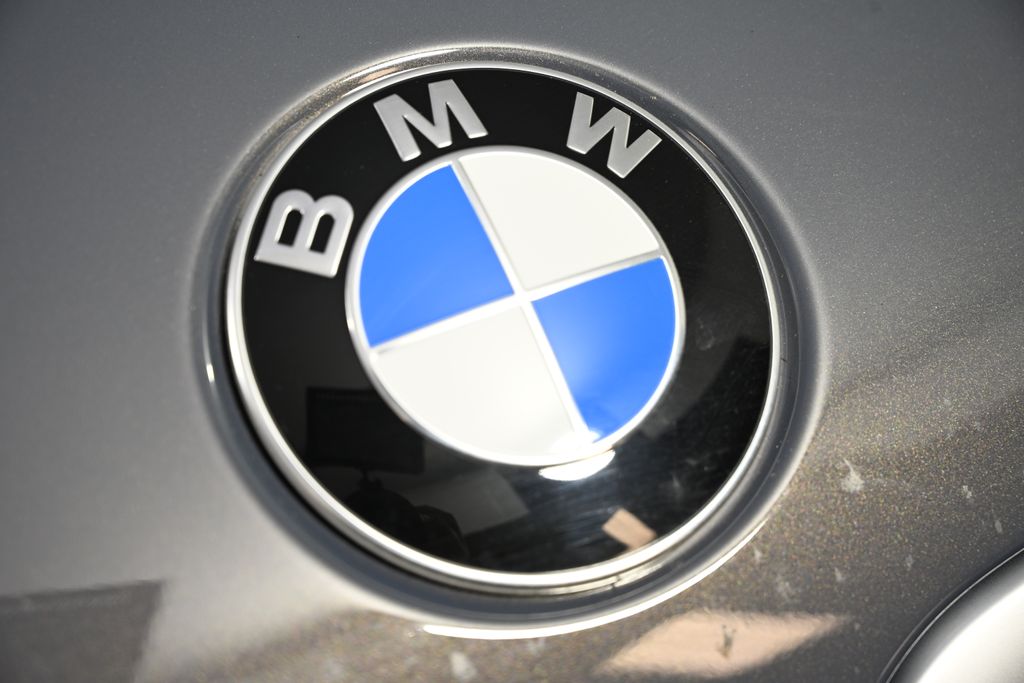 Thumbnail: 2026 BMW X7 - 13