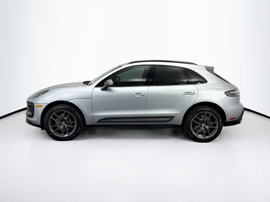 Thumbnail: 2026 Porsche Macan - 2