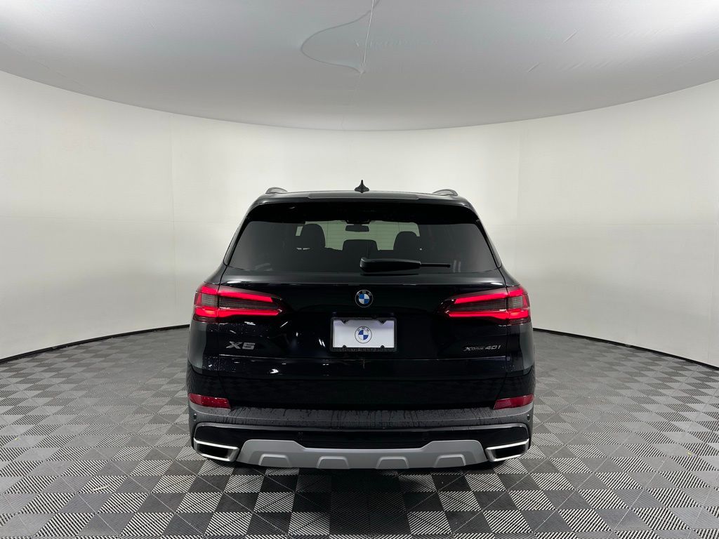 Thumbnail: 2023 BMW X5 - 6