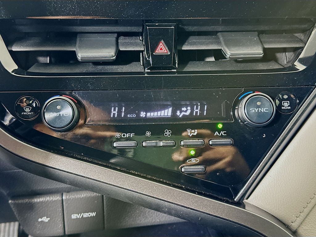 Thumbnail: 2022 Toyota Camry - 15