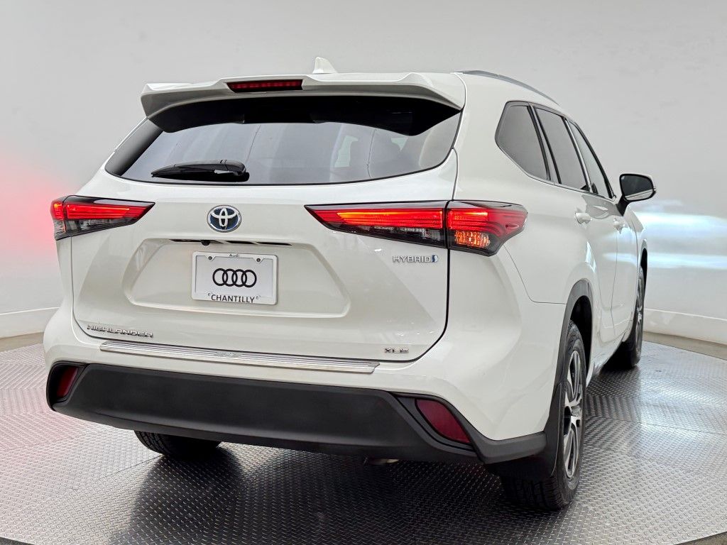 2020 Toyota Highlander XLE 8