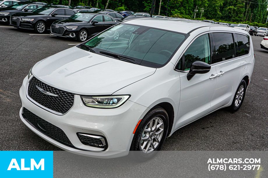 2024 Chrysler Pacifica Touring L photo 14