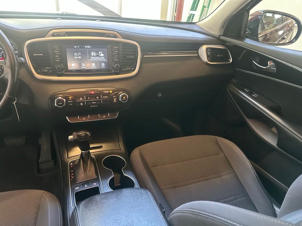 Used 2017 Purple Kia LX image 26