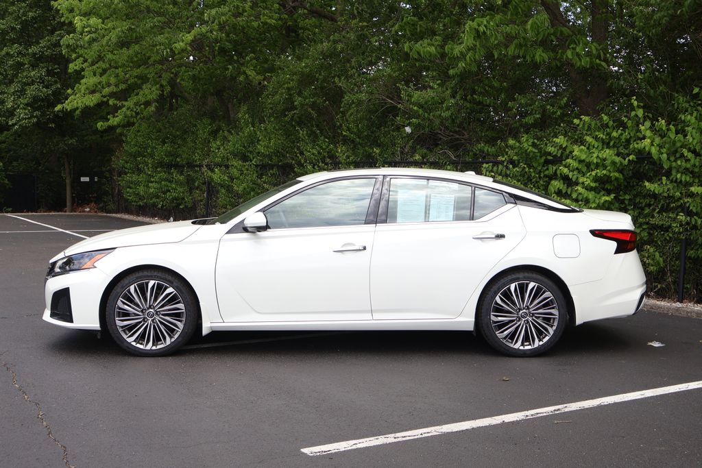 Thumbnail: 2023 Nissan Altima - 4