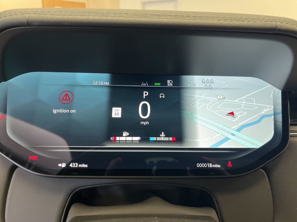 Thumbnail: 2026 Land Rover Range Rover - 17