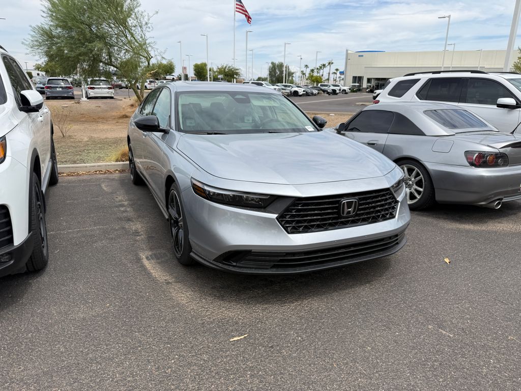New 2026 Silver Honda SE image 3