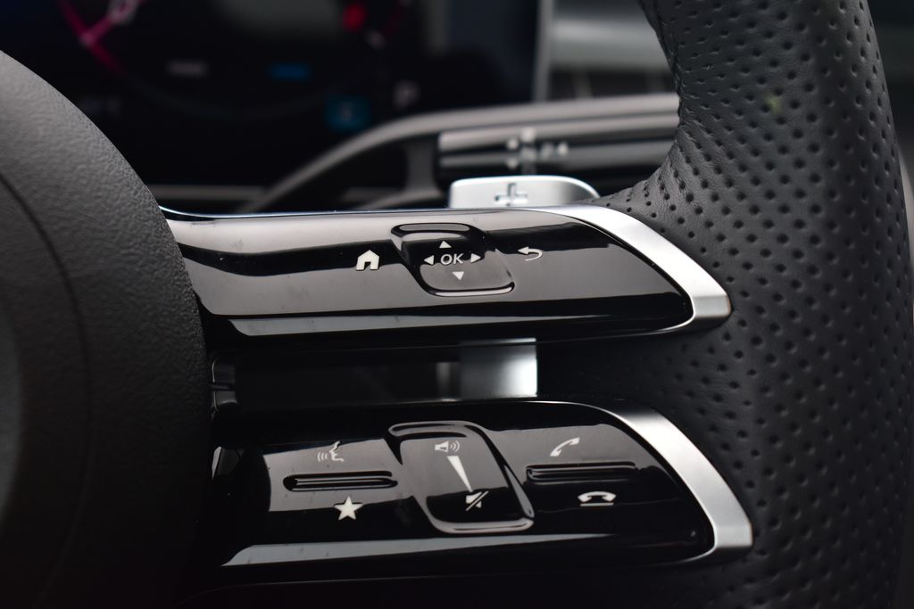 Thumbnail: 2025 Mercedes-Benz C-Class - 18