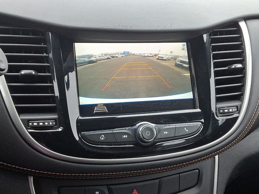 Thumbnail: 2018 Chevrolet Trax - 18