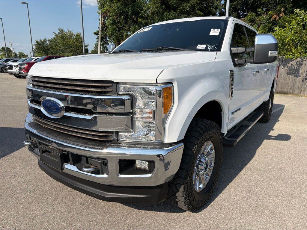 Oxford White 2017 Ford F-250 Super Duty Pickup Truck Four-Wheel Drive 6-Speed Automatic