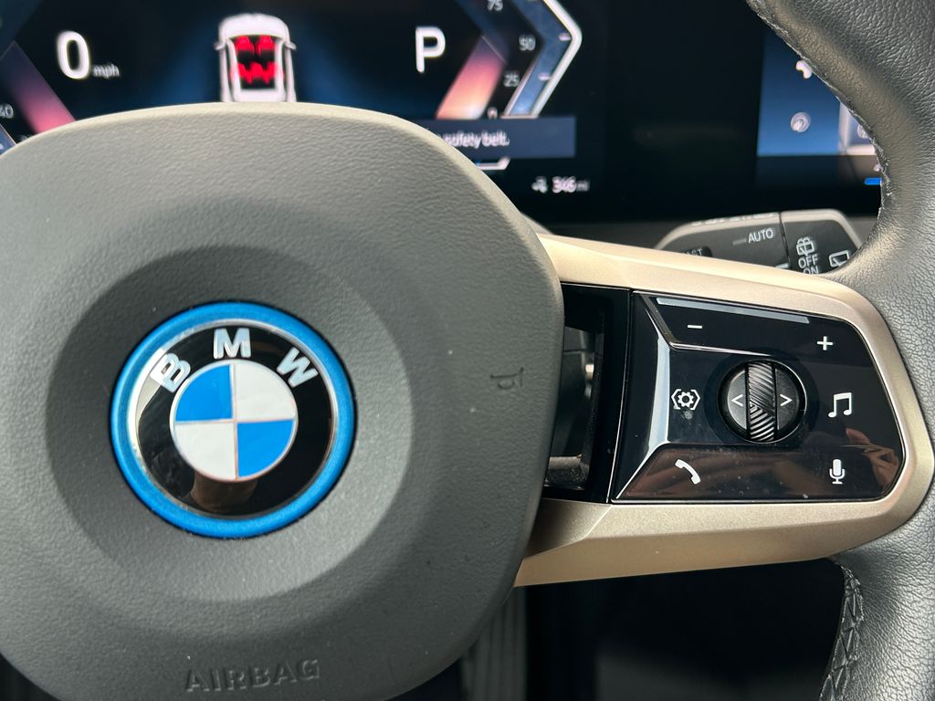 Thumbnail: 2022 BMW iX - 20