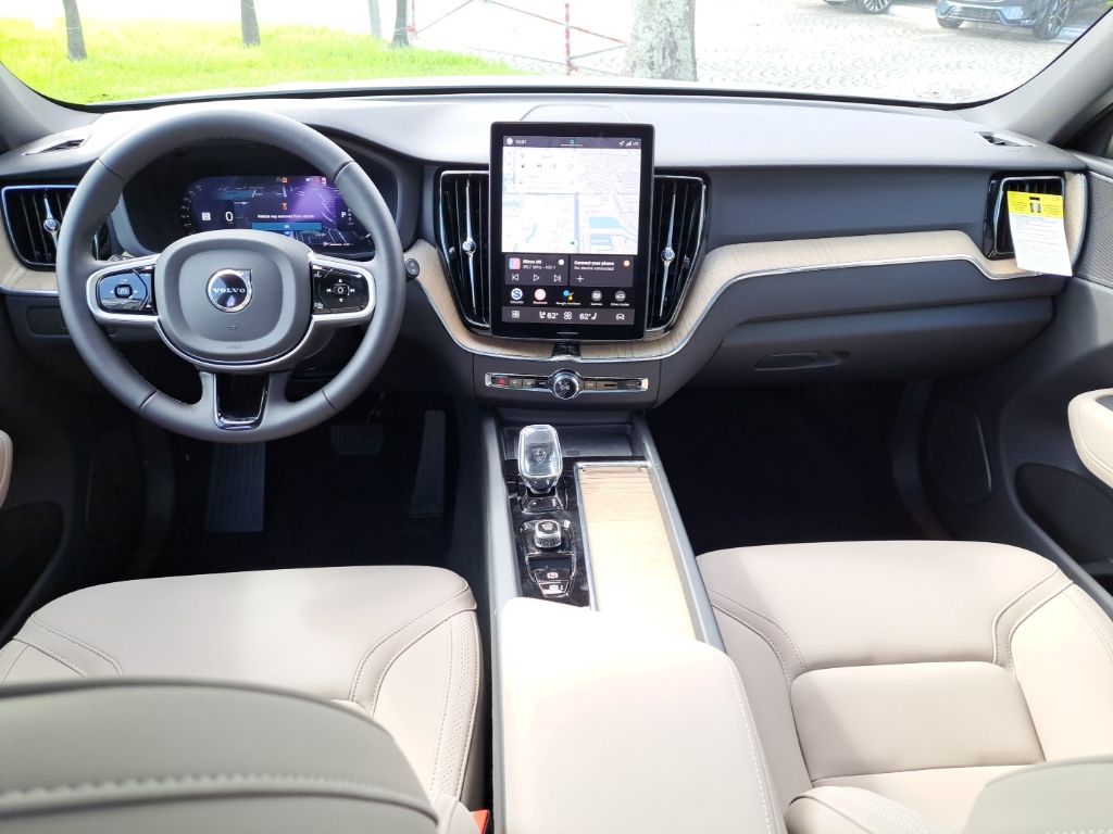 2026 Volvo XC60 Core - Photo 6