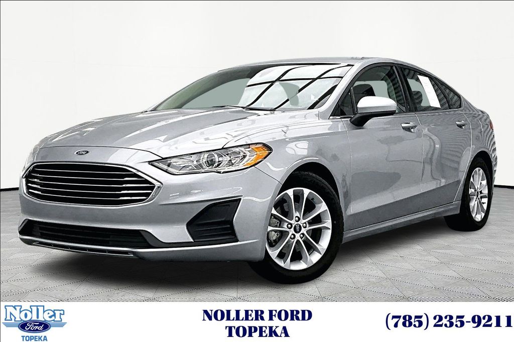 Iconic Silver Metallic 2020 Ford Fusion SE FWD Sedan Front-Wheel Drive 6-Speed Automatic