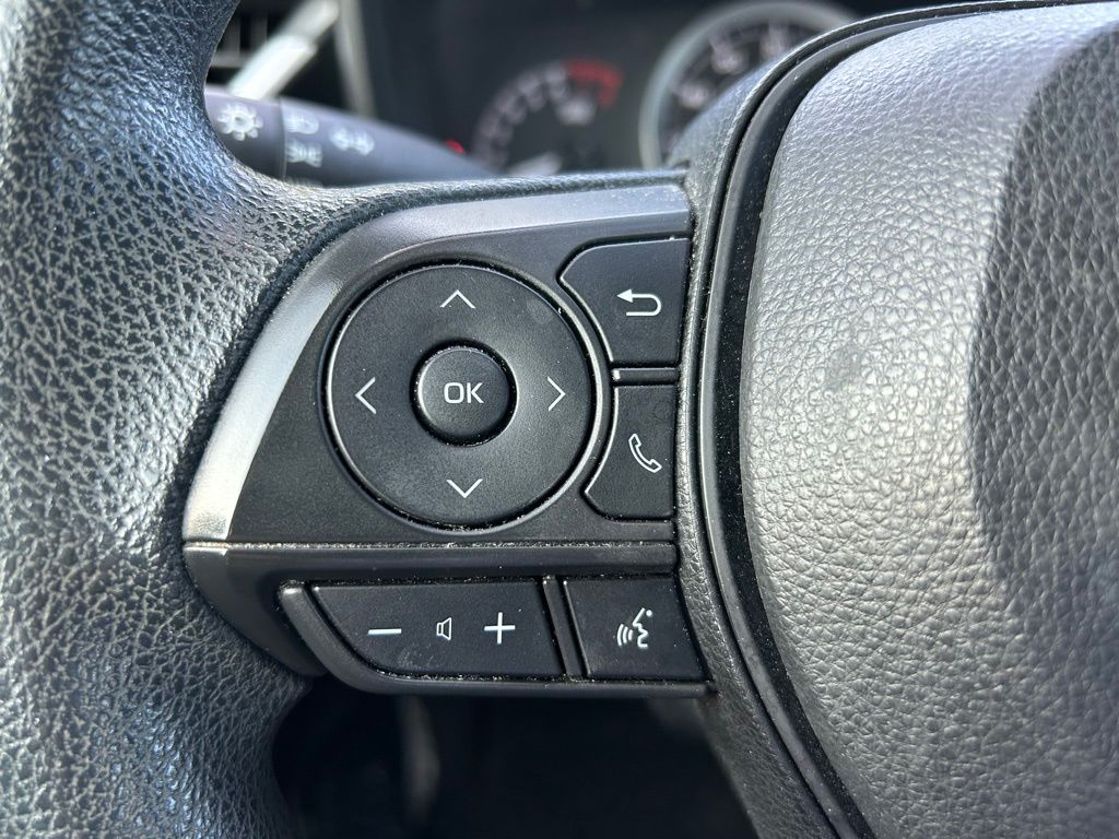 2021 Toyota Corolla LE 23