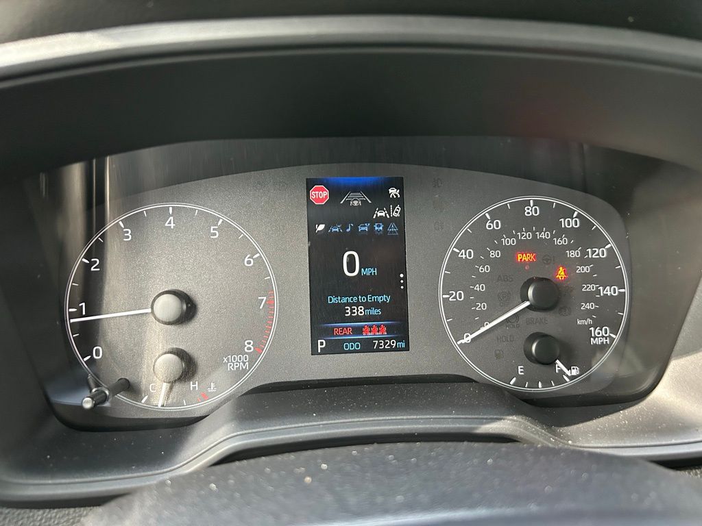 2024 Toyota Corolla Cross LE 16