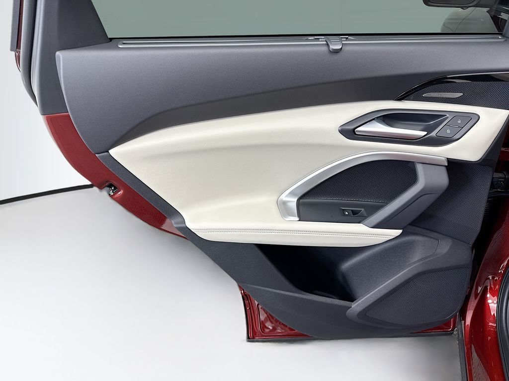 Thumbnail: 2025 Audi Q5 - 25