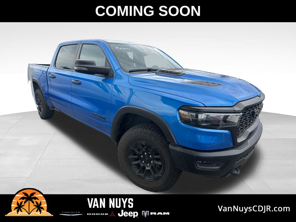 2025 RAM 1500 Azul (Hydro Blue Pearlcoat) Camioneta Todo terreno 8 velocidades Automática