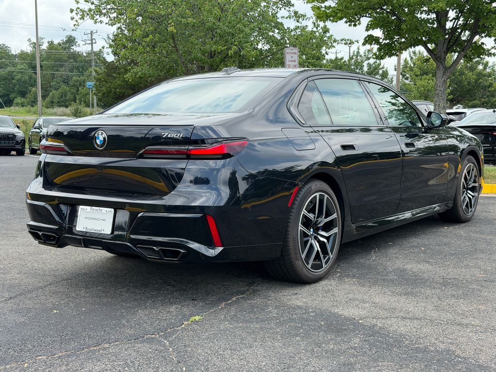 Thumbnail: 2023 BMW 7 Series - 6