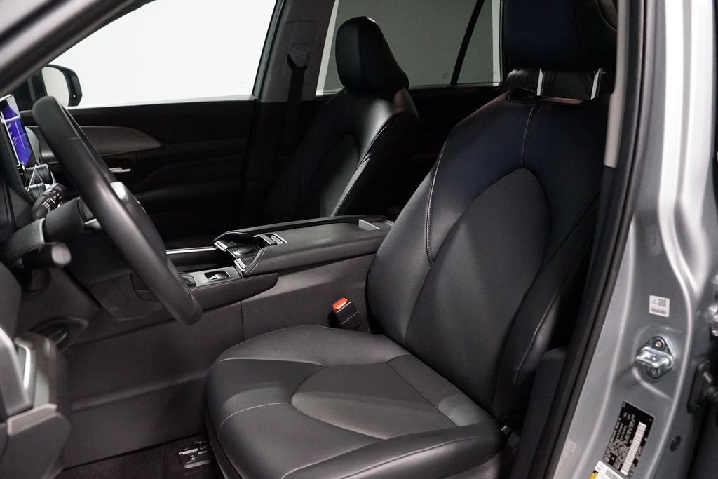 Thumbnail: 2026 Toyota Grand Highlander - 26
