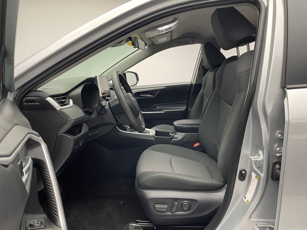 2024 Toyota RAV4 XLE 12