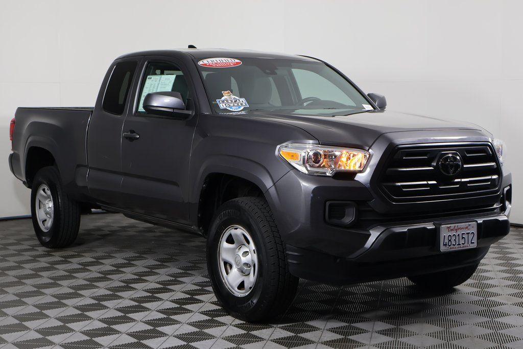 Thumbnail: 2019 Toyota Tacoma - 3