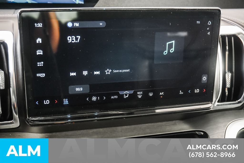 Used 2025 Black Ford Platinum image 42
