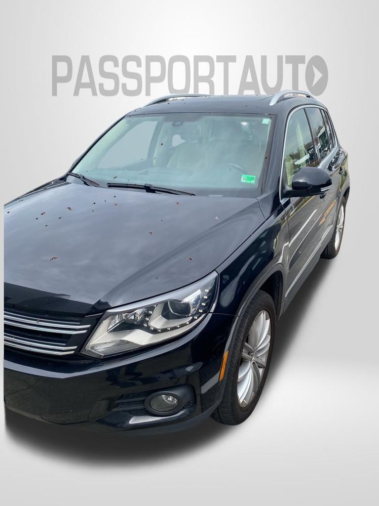 Deep Black 2016 Volkswagen Tiguan SE 4Motion SUV / Crossover All-Wheel Drive 6-Speed Automatic