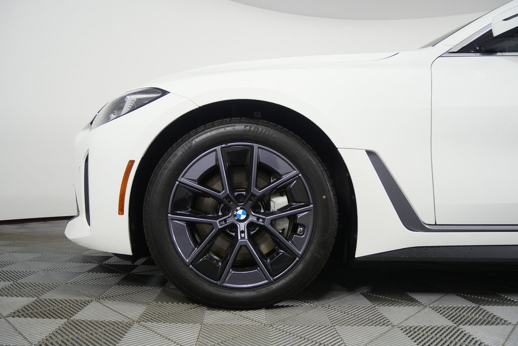 Thumbnail: 2025 BMW i4 - 7