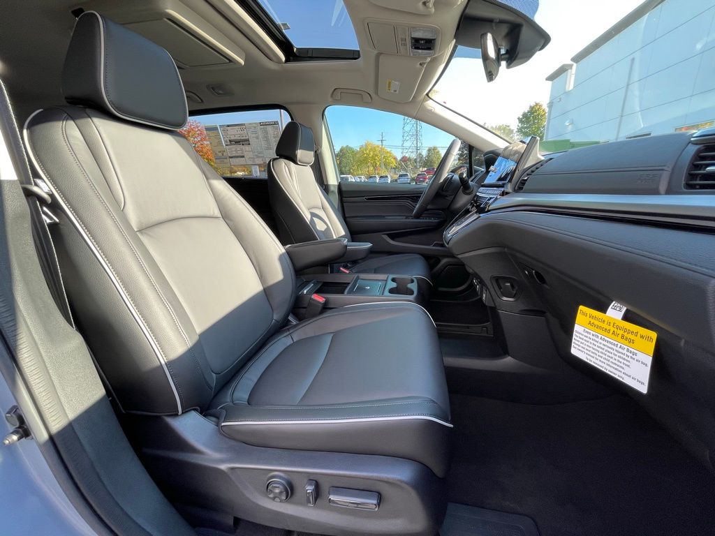 Thumbnail: 2026 Honda Odyssey - 32