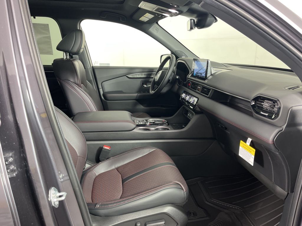 Thumbnail: 2025 Honda Pilot - 9