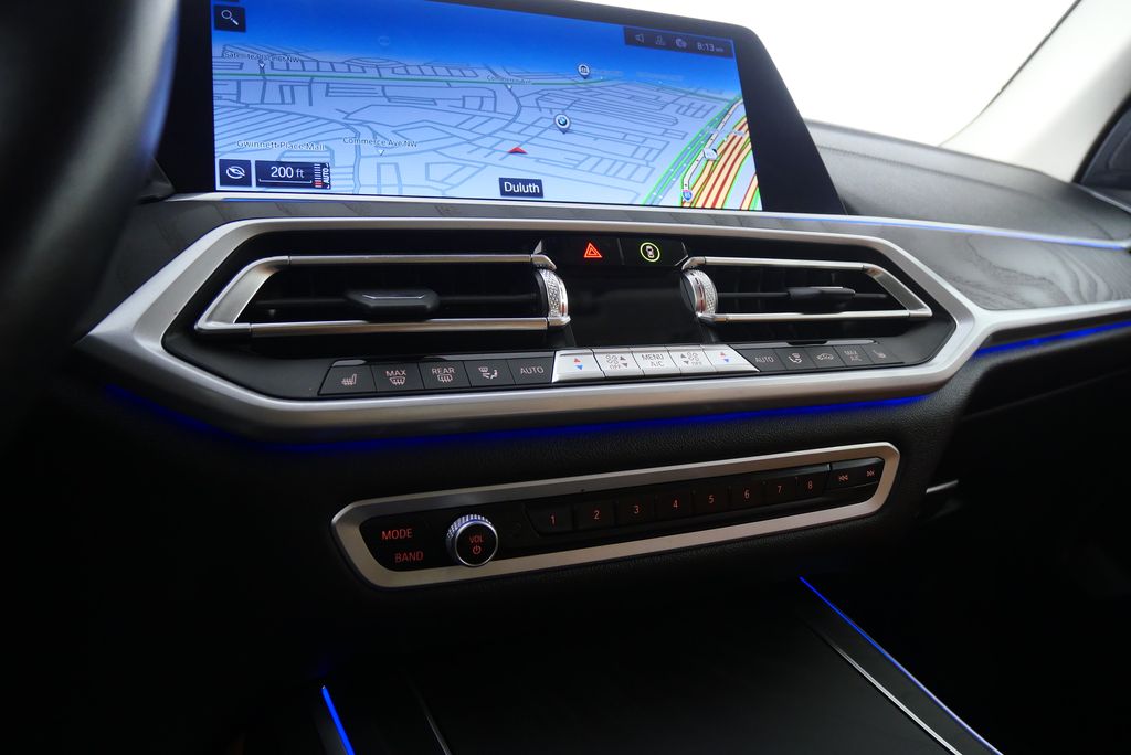 2022 BMW X7 xDrive40i 28