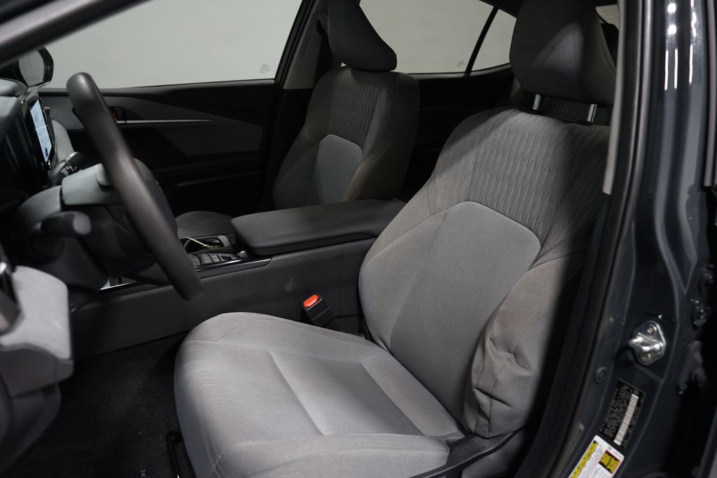 Thumbnail: 2025 Toyota Camry - 6